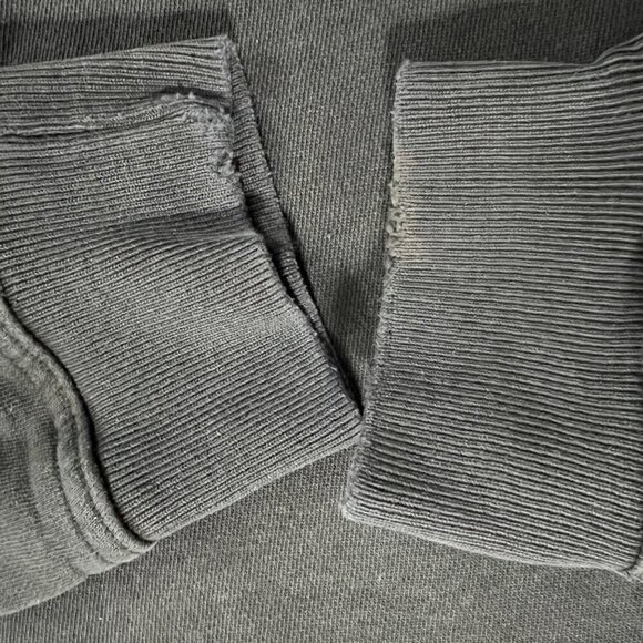 Vintage Ralph Lauren Men's Thrashed Sun Faded Black Crewneck Logo Sweatshirt M‎ - Picture 7 of 10